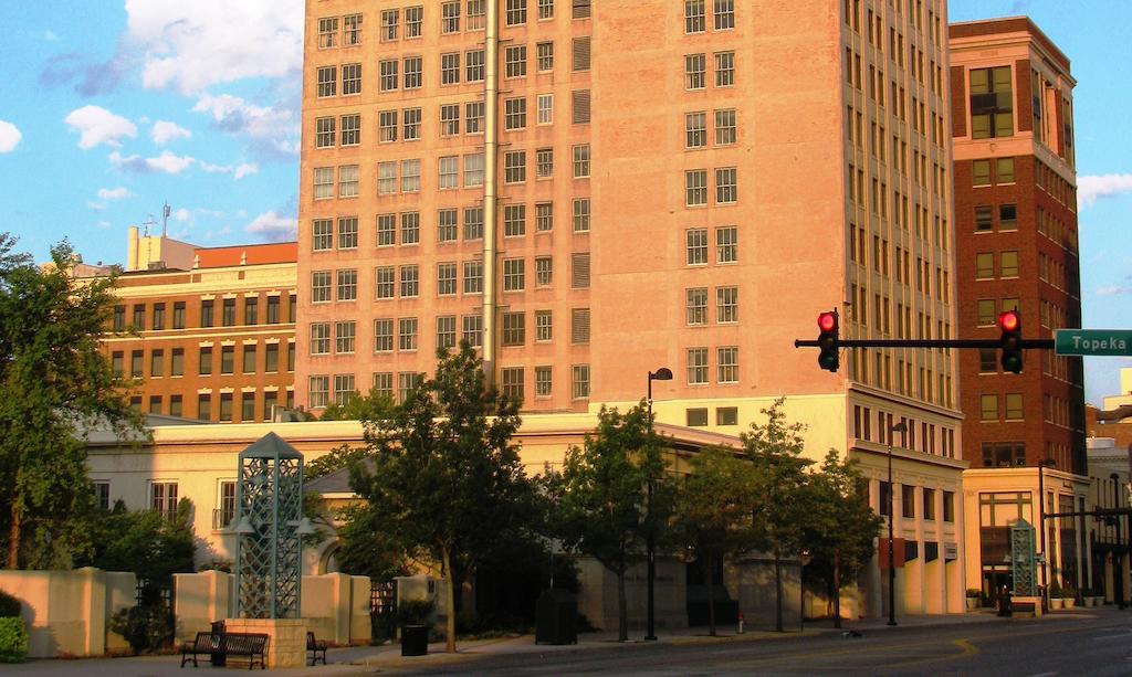 Ambassador Hotel Wichita, Autograph Collection Exterior photo